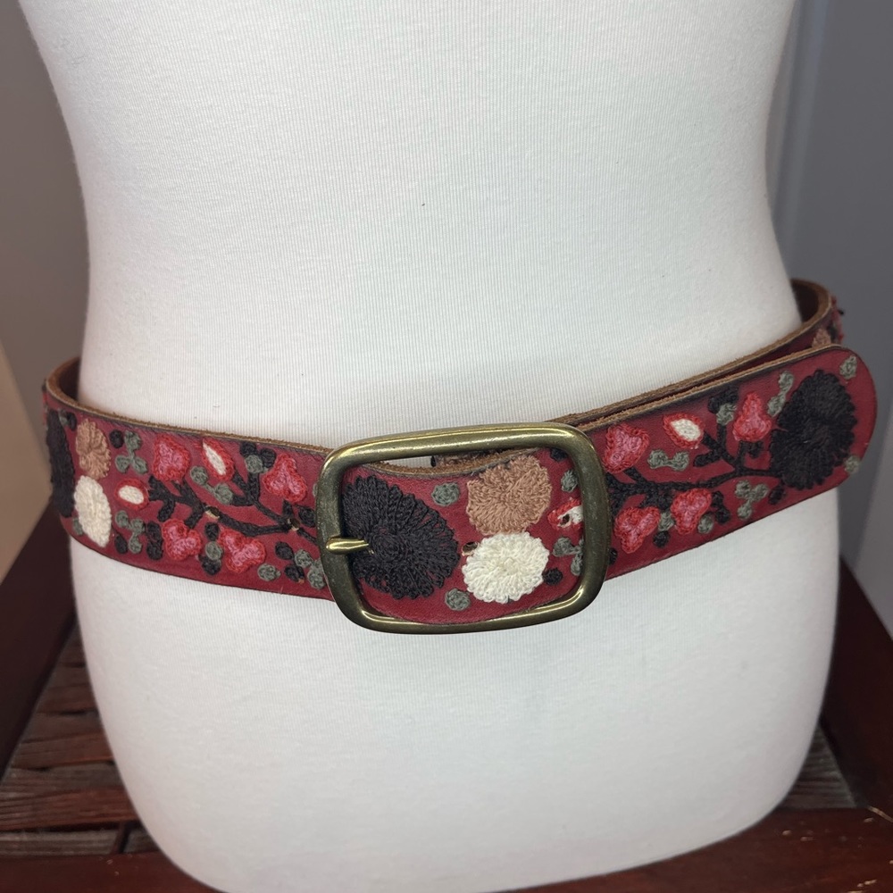Lucky brand belt embroidered size medium